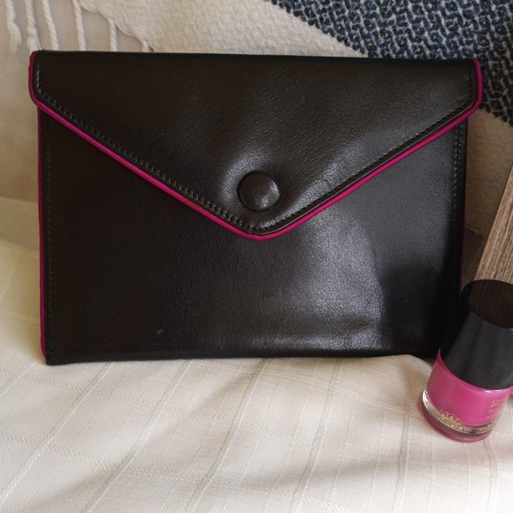Chico's Handbags - Stylish Envelope Clutch    EUC